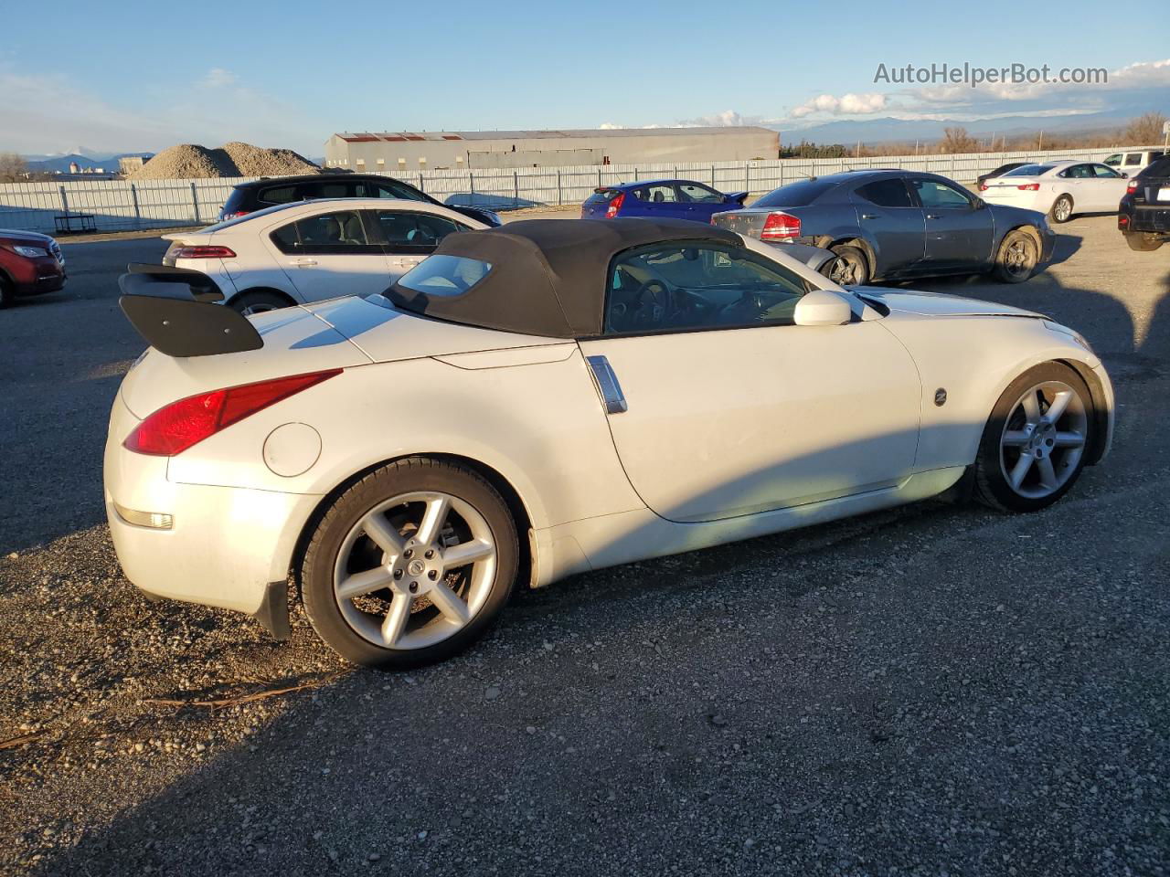 2005 Nissan 350z Roadster White vin: JN1AZ36AX5M754019