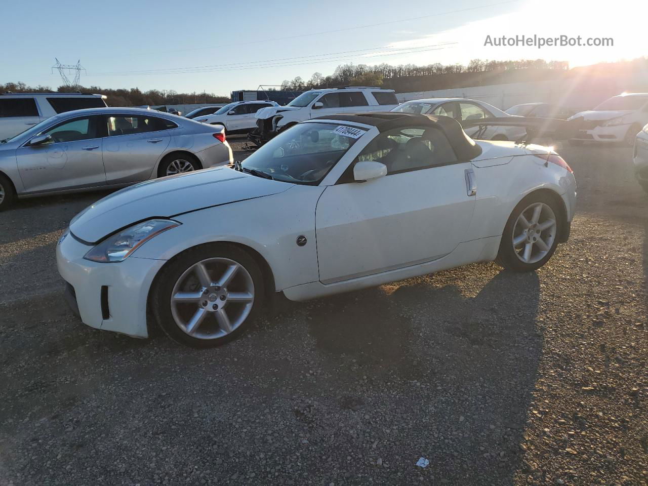 2005 Nissan 350z Roadster White vin: JN1AZ36AX5M754019