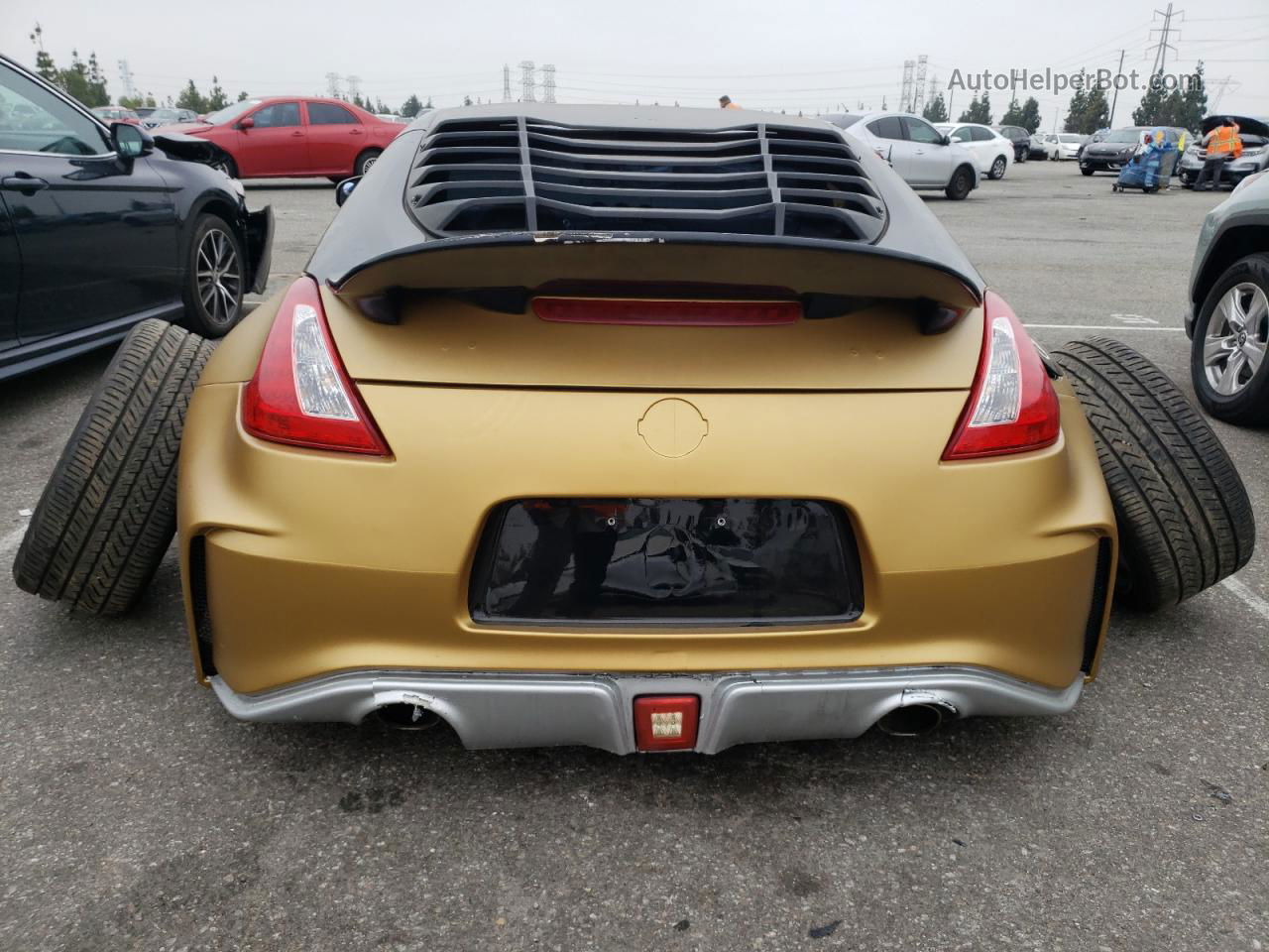 2014 Nissan 370z Base Золотой vin: JN1AZ4EH7EM630455