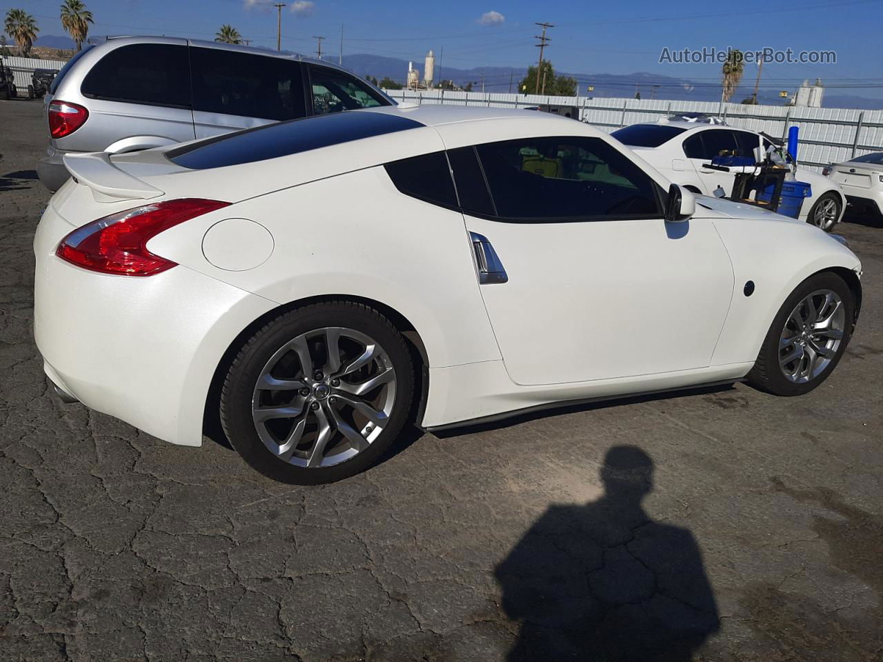 2014 Nissan 370z Base White vin: JN1AZ4EH9EM631655