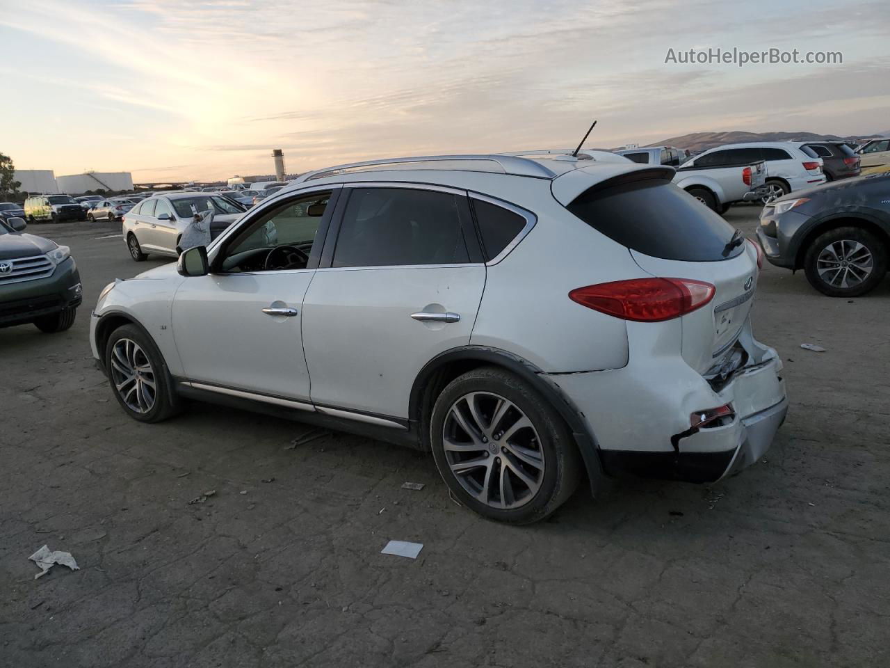 2017 Infiniti Qx50  White vin: JN1BJ0RR9HM402985