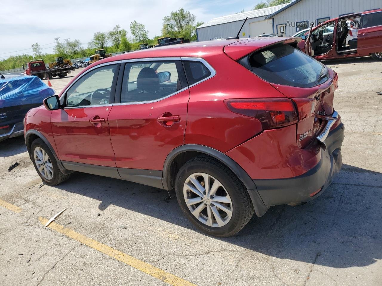 2018 Nissan Rogue Sport S Red vin: JN1BJ1CP1JW180420