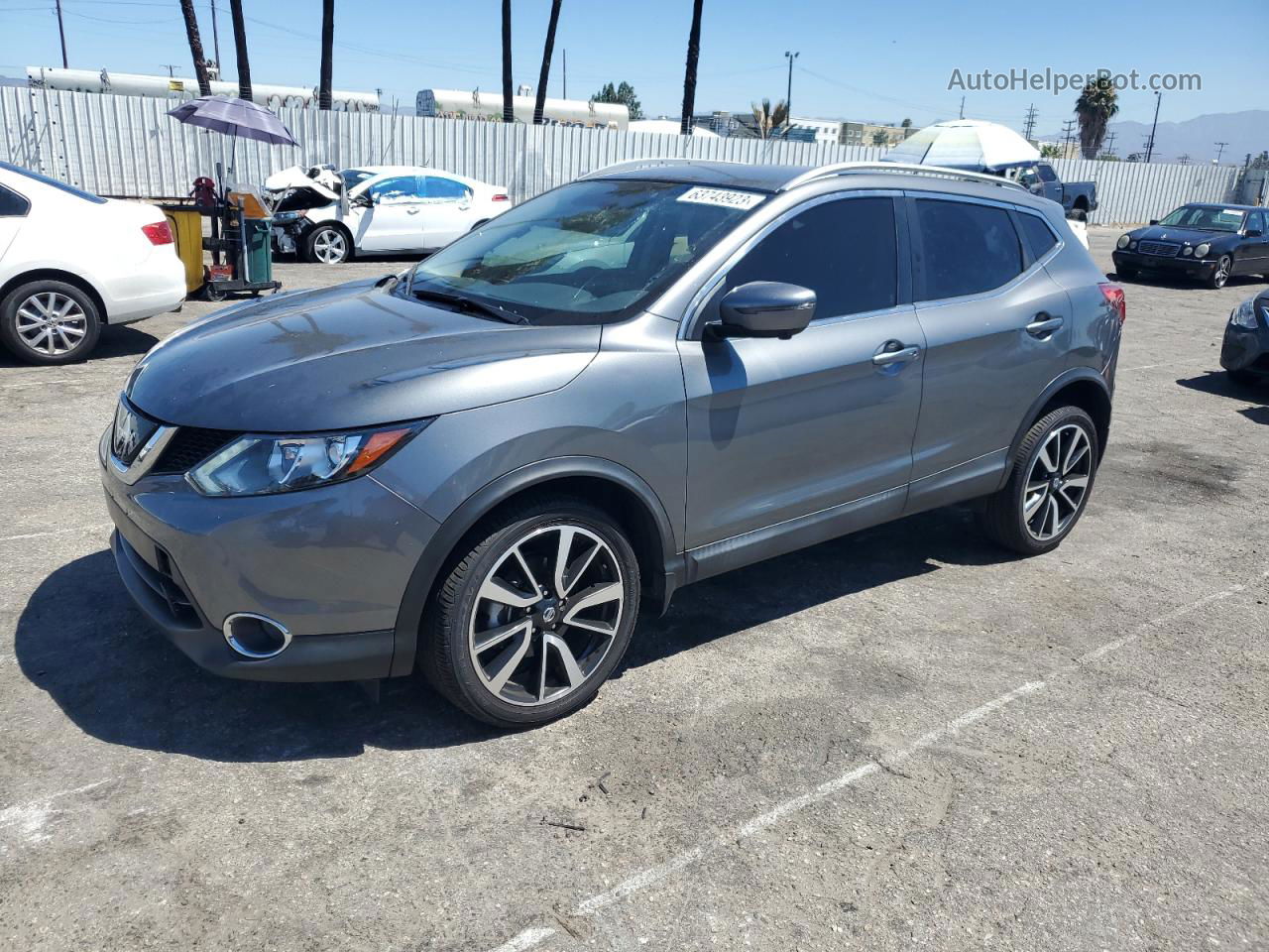 2018 Nissan Rogue Sport S Gray vin: JN1BJ1CP2JW192995