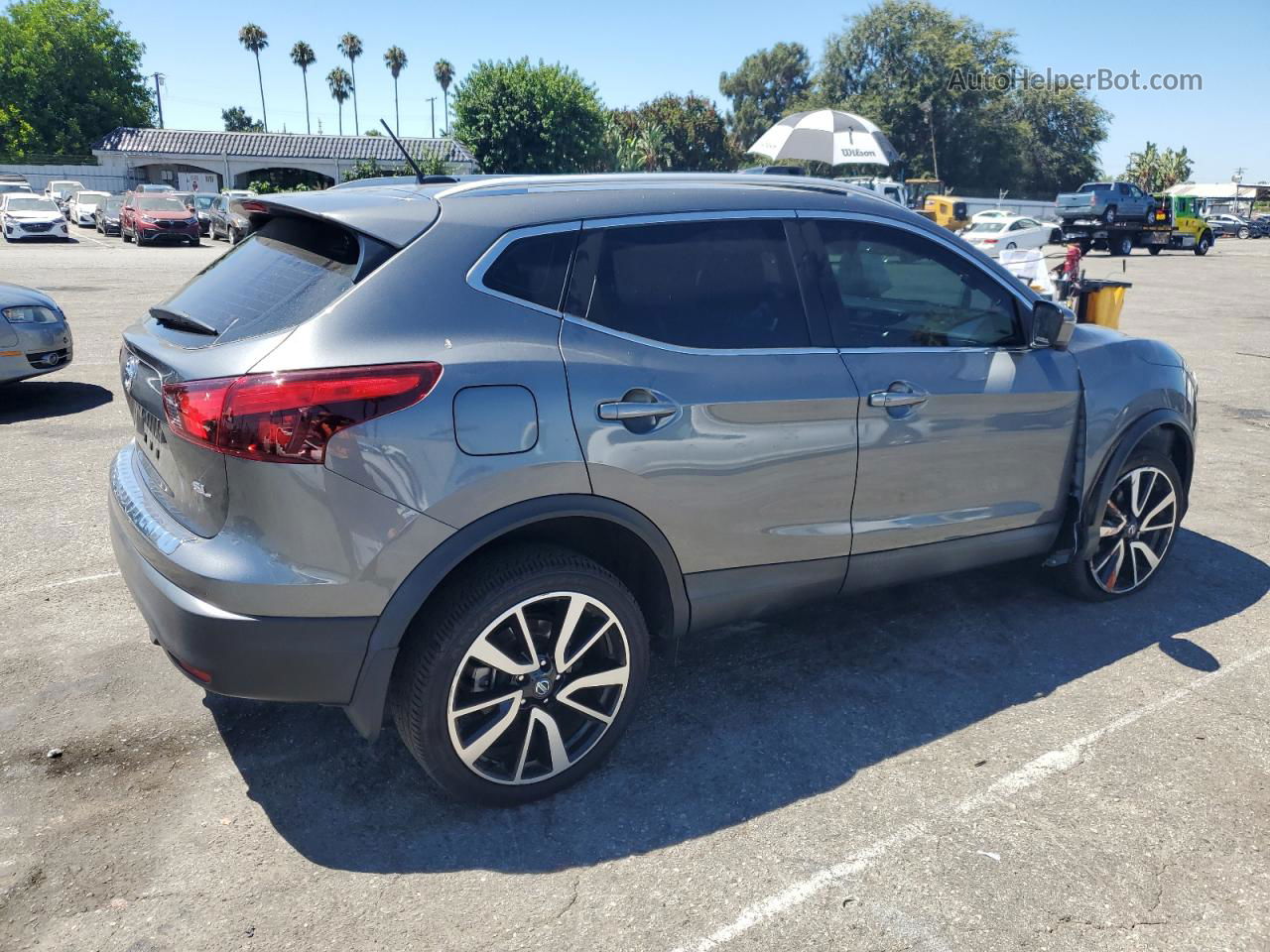 2018 Nissan Rogue Sport S Gray vin: JN1BJ1CP2JW192995