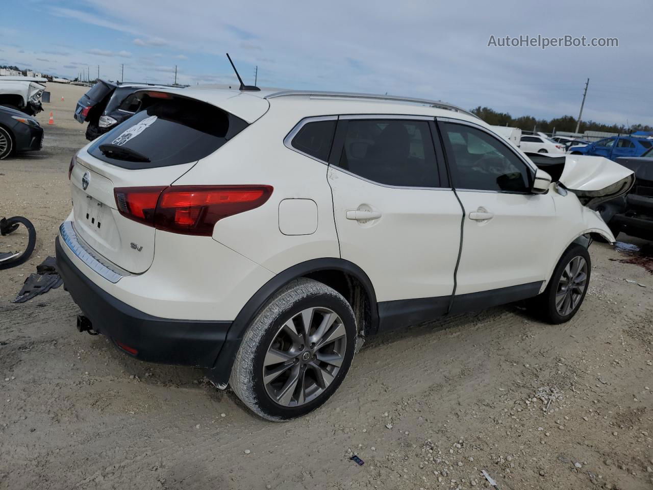 2018 Nissan Rogue Sport S White vin: JN1BJ1CP3JW189586