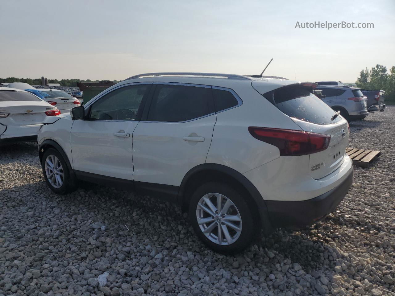 2018 Nissan Rogue Sport S White vin: JN1BJ1CP9JW103861