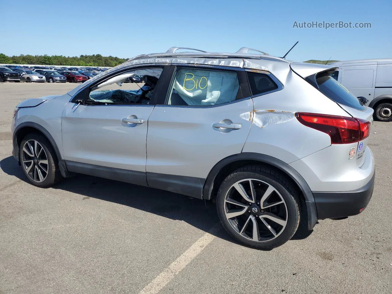 2018 Nissan Rogue Sport S Silver vin: JN1BJ1CR4JW210642