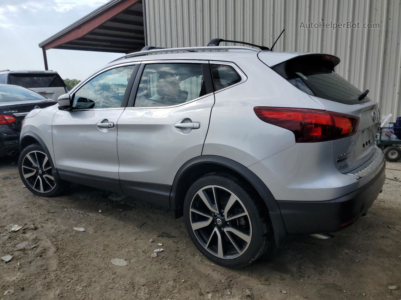 2018 Nissan Rogue Sport S Silver vin: JN1BJ1CR7JW201160