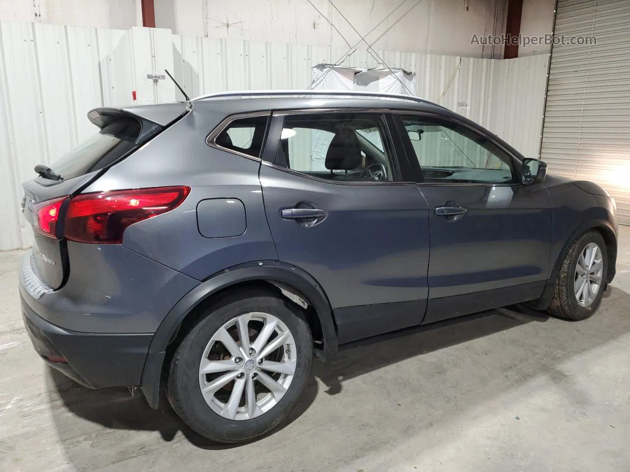 2018 Nissan Rogue Sport S Gray vin: JN1BJ1CR7JW290115