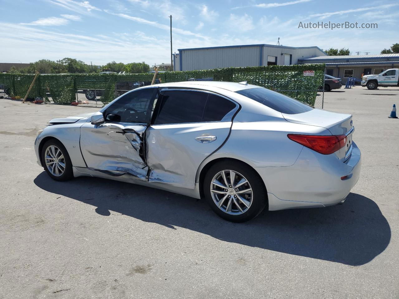 2014 Infiniti Q50 Base Серебряный vin: JN1BV7AP1EM680301