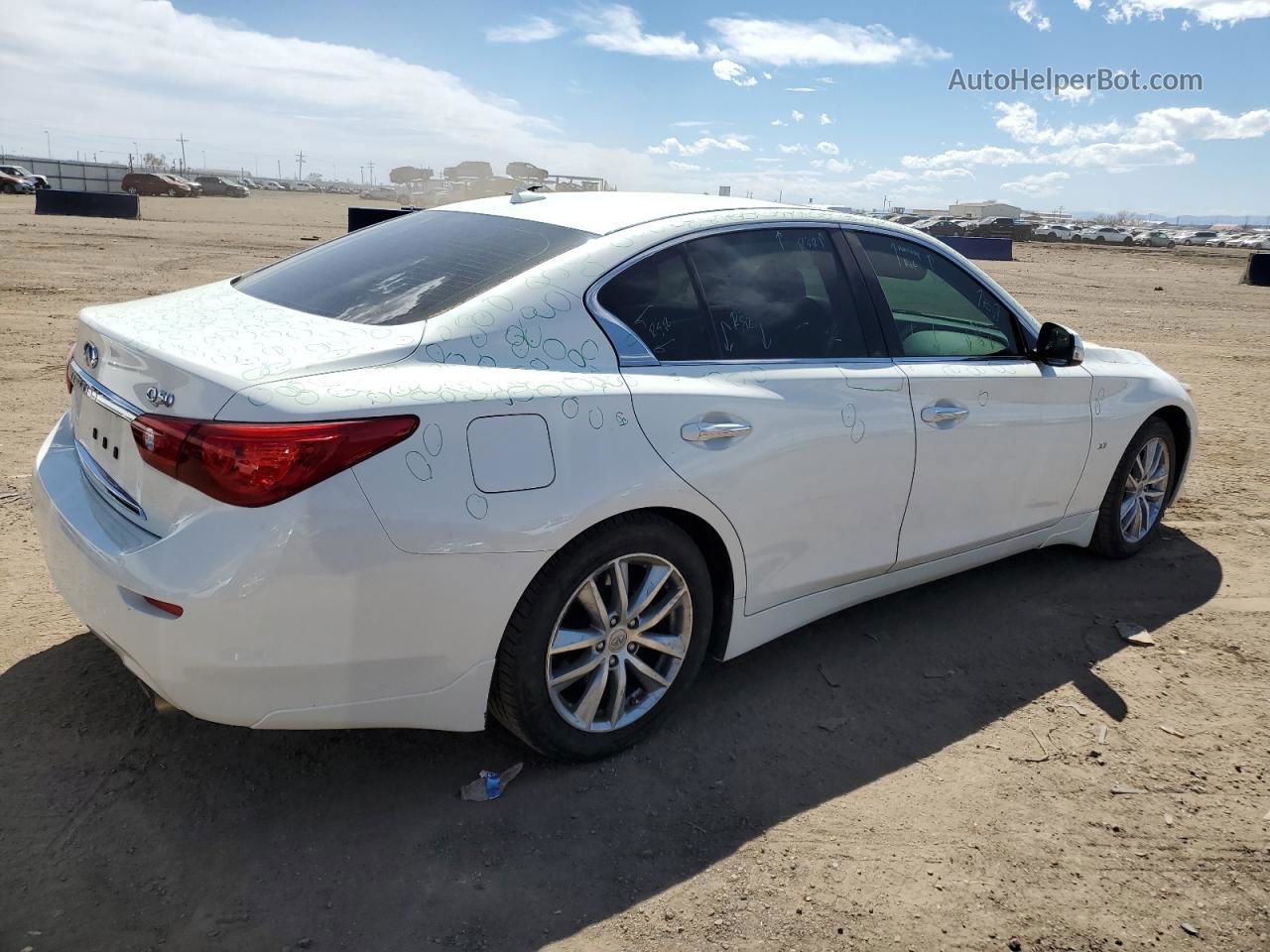 2015 Infiniti Q50 Base White vin: JN1BV7AP1FM356542