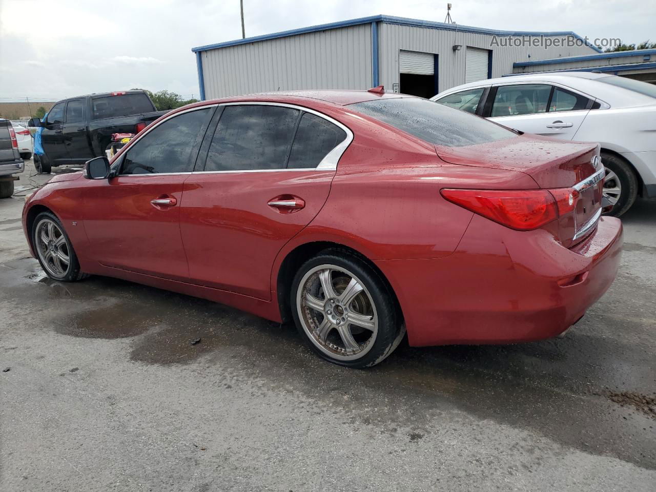 2014 Infiniti Q50 Base Red vin: JN1BV7AP4EM677683