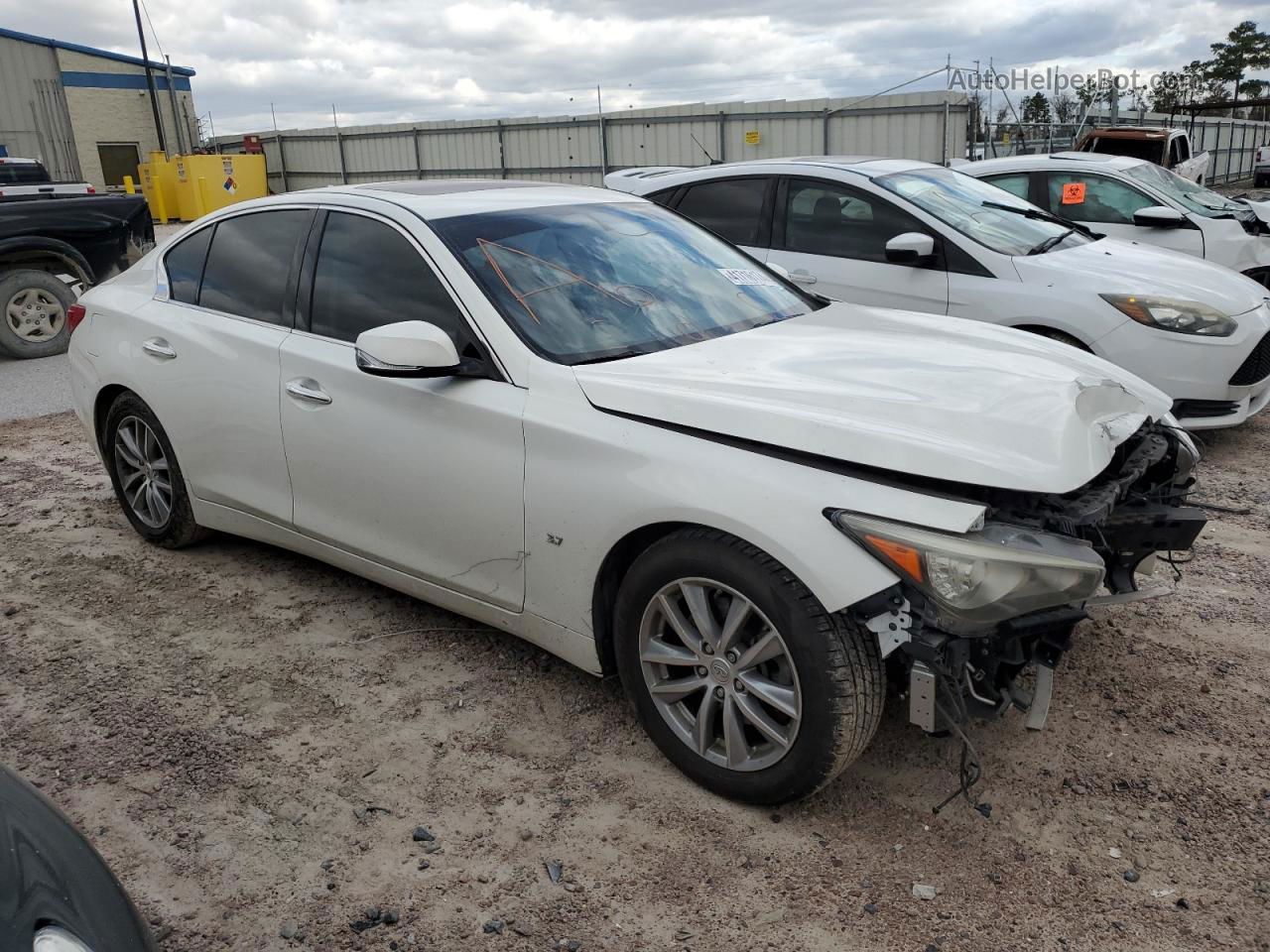 2014 Infiniti Q50 Base White vin: JN1BV7AP4EM690398