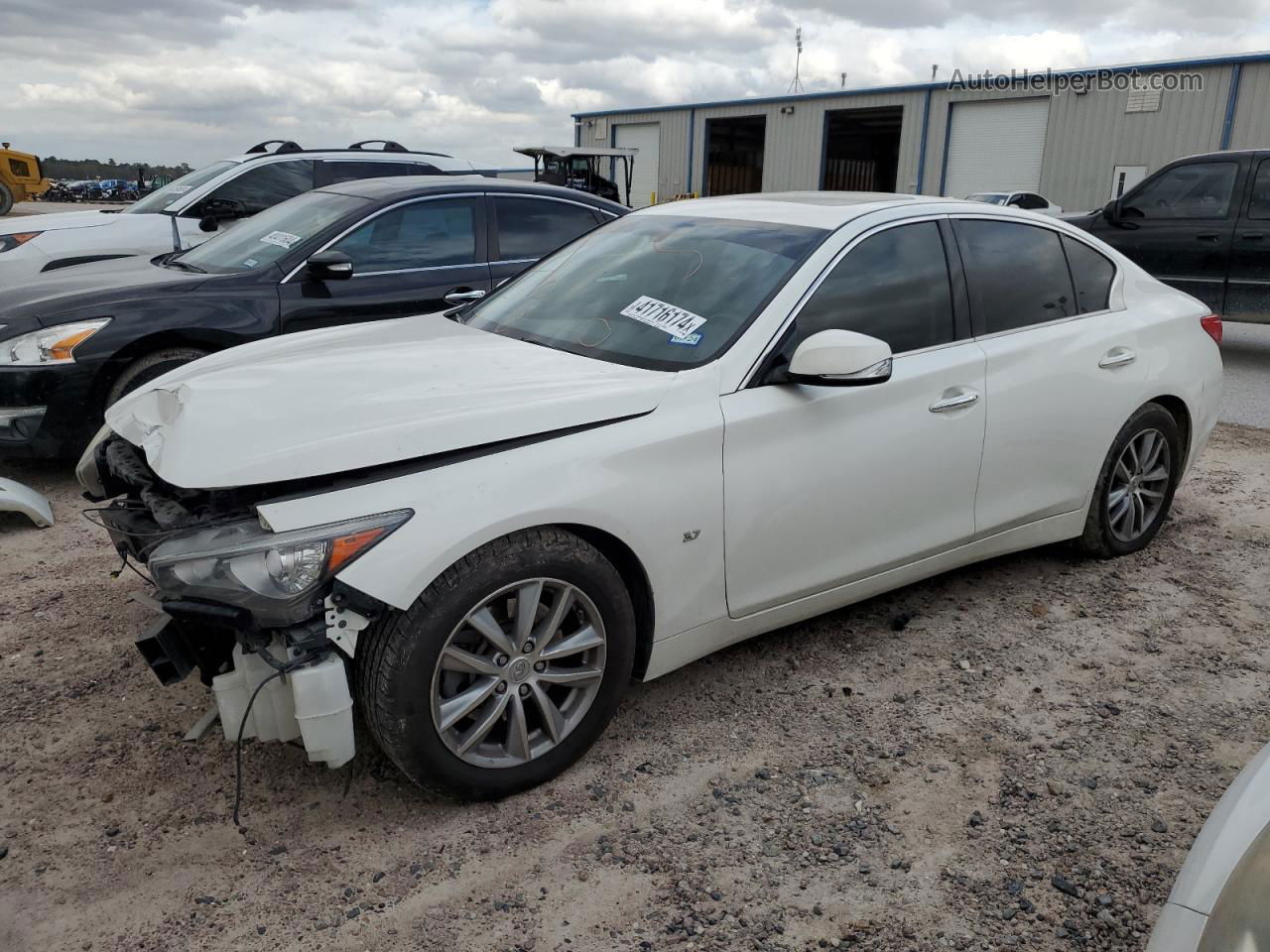 2014 Infiniti Q50 Base White vin: JN1BV7AP4EM690398