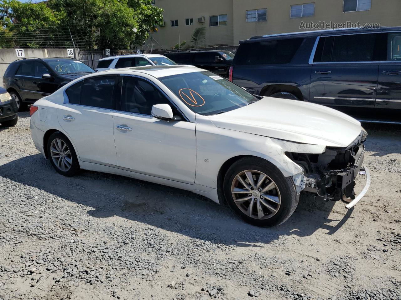 2015 Infiniti Q50 Base White vin: JN1BV7AP5FM336701