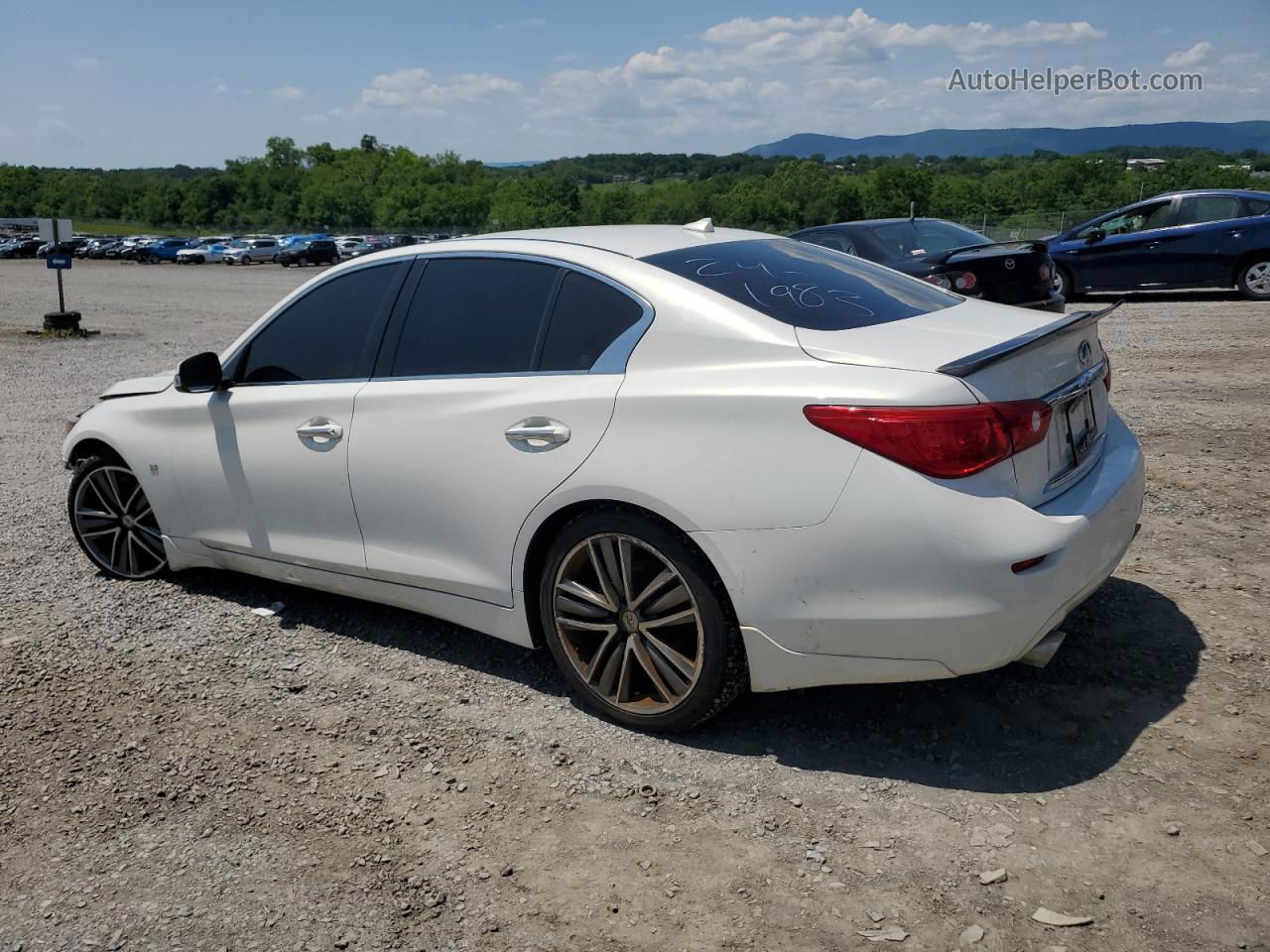 2014 Infiniti Q50 Base White vin: JN1BV7AP6EM681380