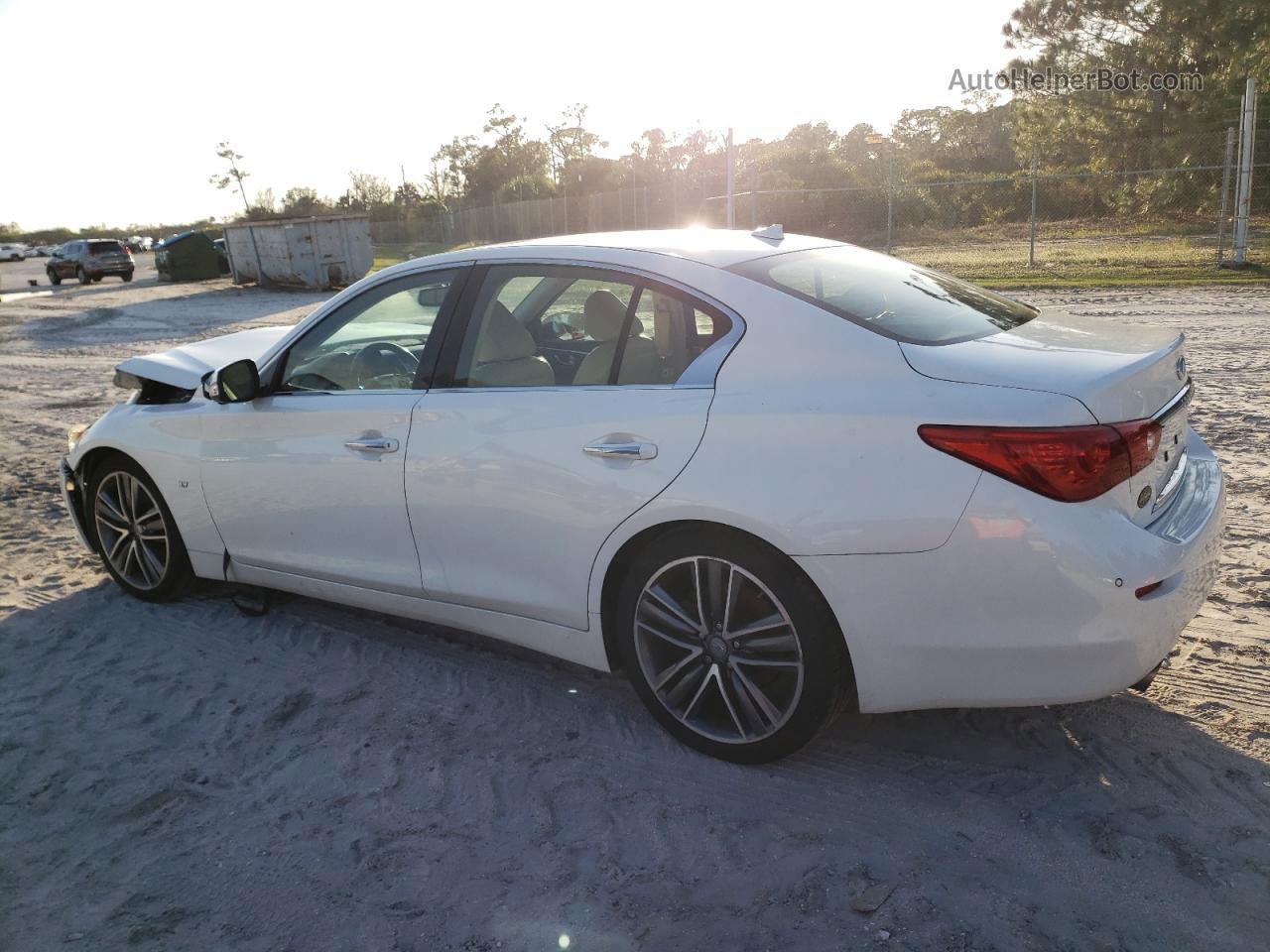 2014 Infiniti Q50 Base White vin: JN1BV7AP6EM682917