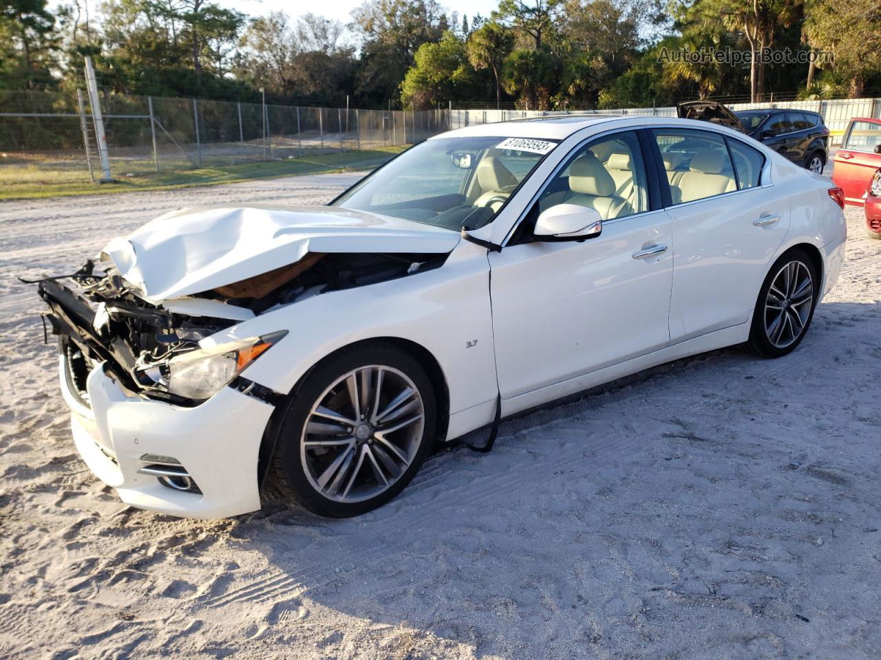 2014 Infiniti Q50 Base Белый vin: JN1BV7AP6EM682917