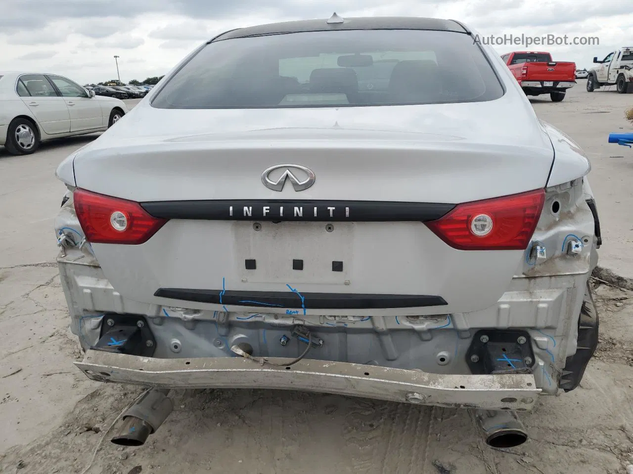 2014 Infiniti Q50 Base Серебряный vin: JN1BV7AP6EM690175