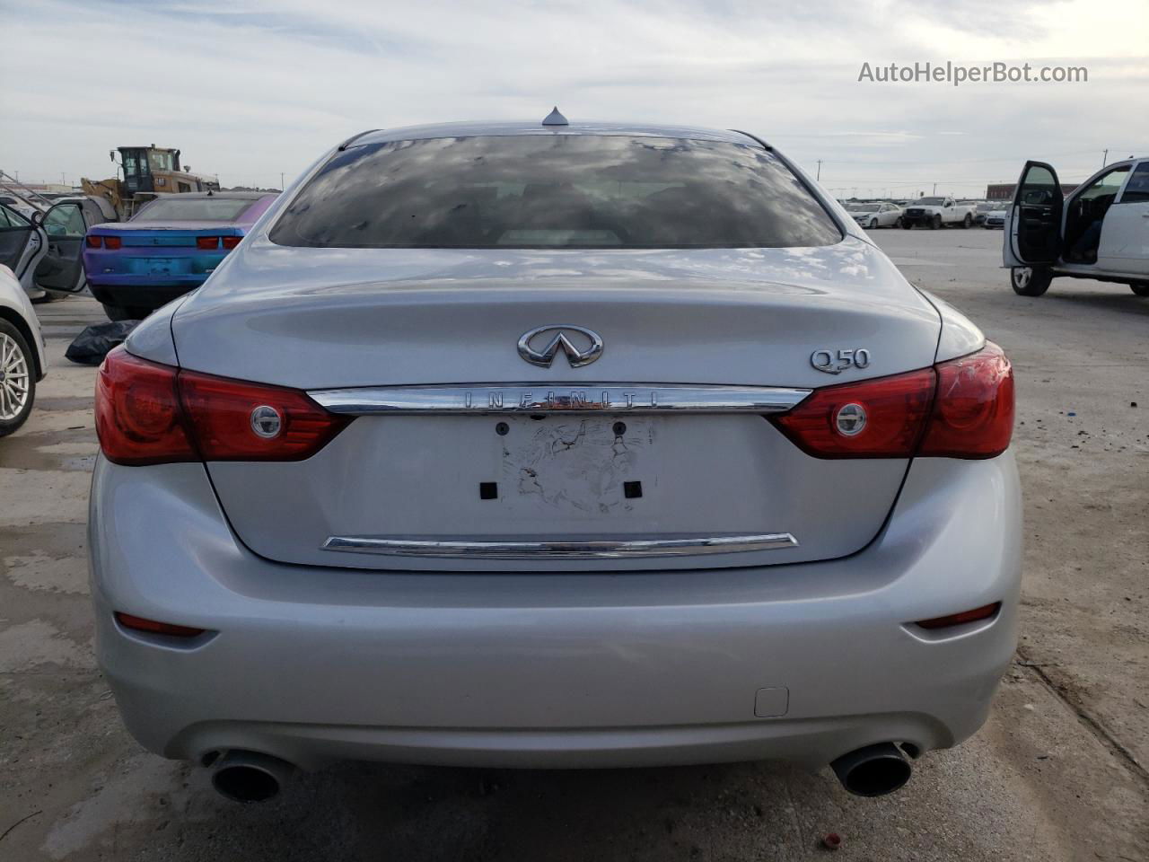 2014 Infiniti Q50 Base Silver vin: JN1BV7AP8EM676326