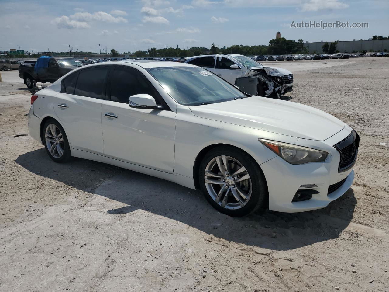 2014 Infiniti Q50 Base White vin: JN1BV7AP9EM684726