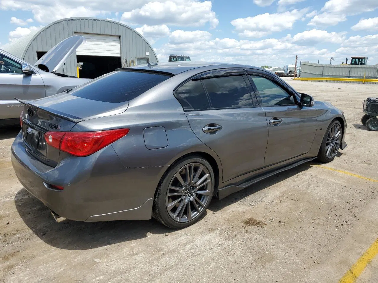 2014 Infiniti Q50 Base Silver vin: JN1BV7AP9EM685021