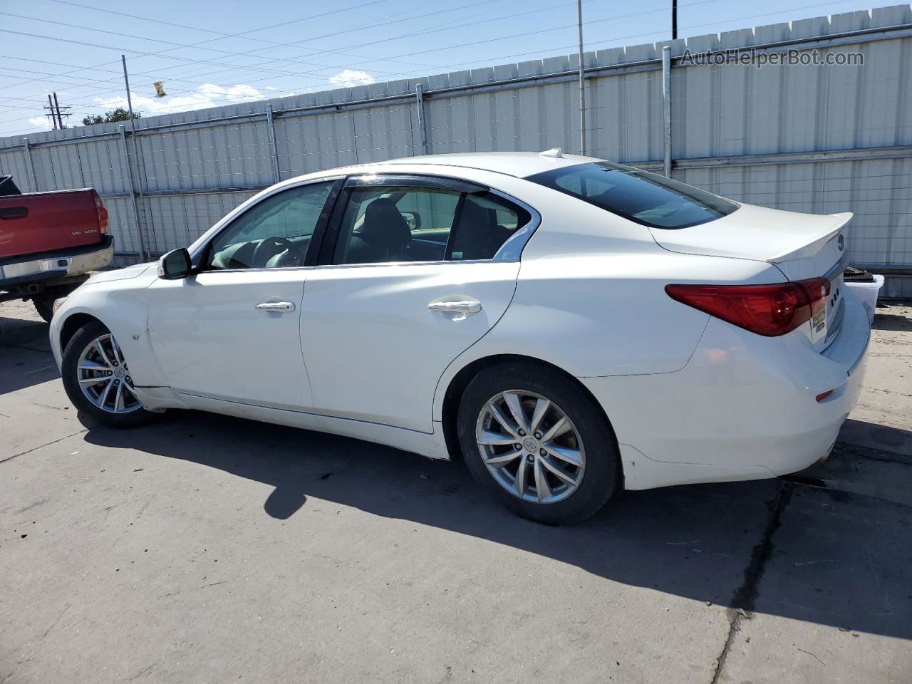 2015 Infiniti Q50 Base White vin: JN1BV7AR0FM417073