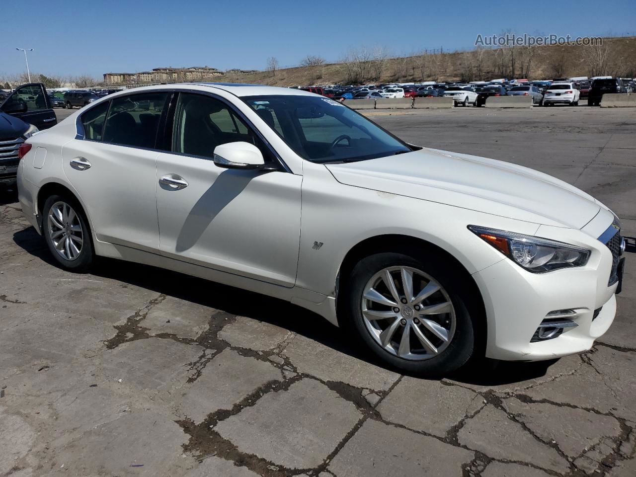 2015 Infiniti Q50 Base Белый vin: JN1BV7AR0FM417073