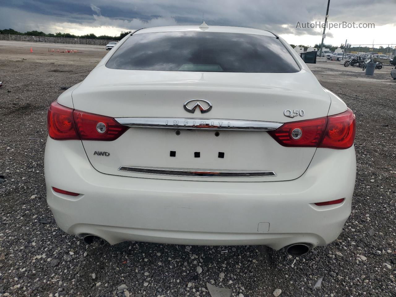 2015 Infiniti Q50 Base Белый vin: JN1BV7AR1FM413517