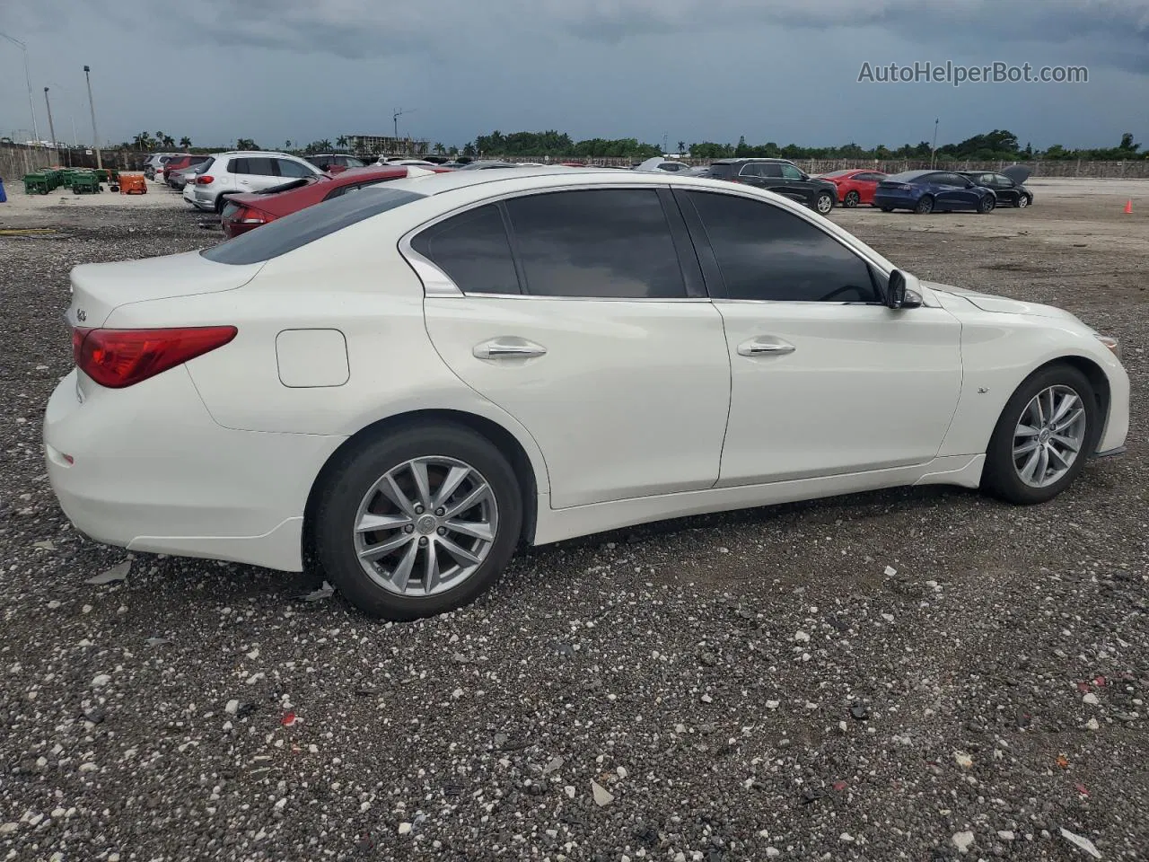 2015 Infiniti Q50 Base White vin: JN1BV7AR1FM413517