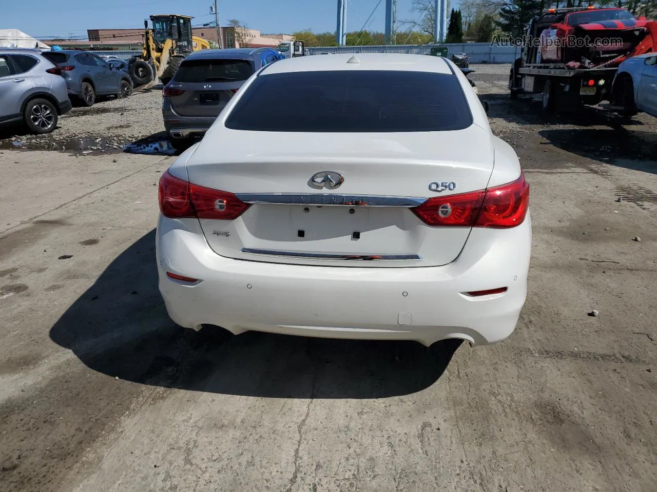 2014 Infiniti Q50 Base White vin: JN1BV7AR2EM681216