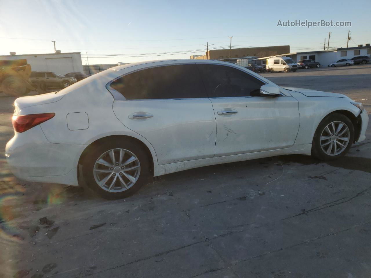 2015 Infiniti Q50 Base White vin: JN1BV7AR2FM417964