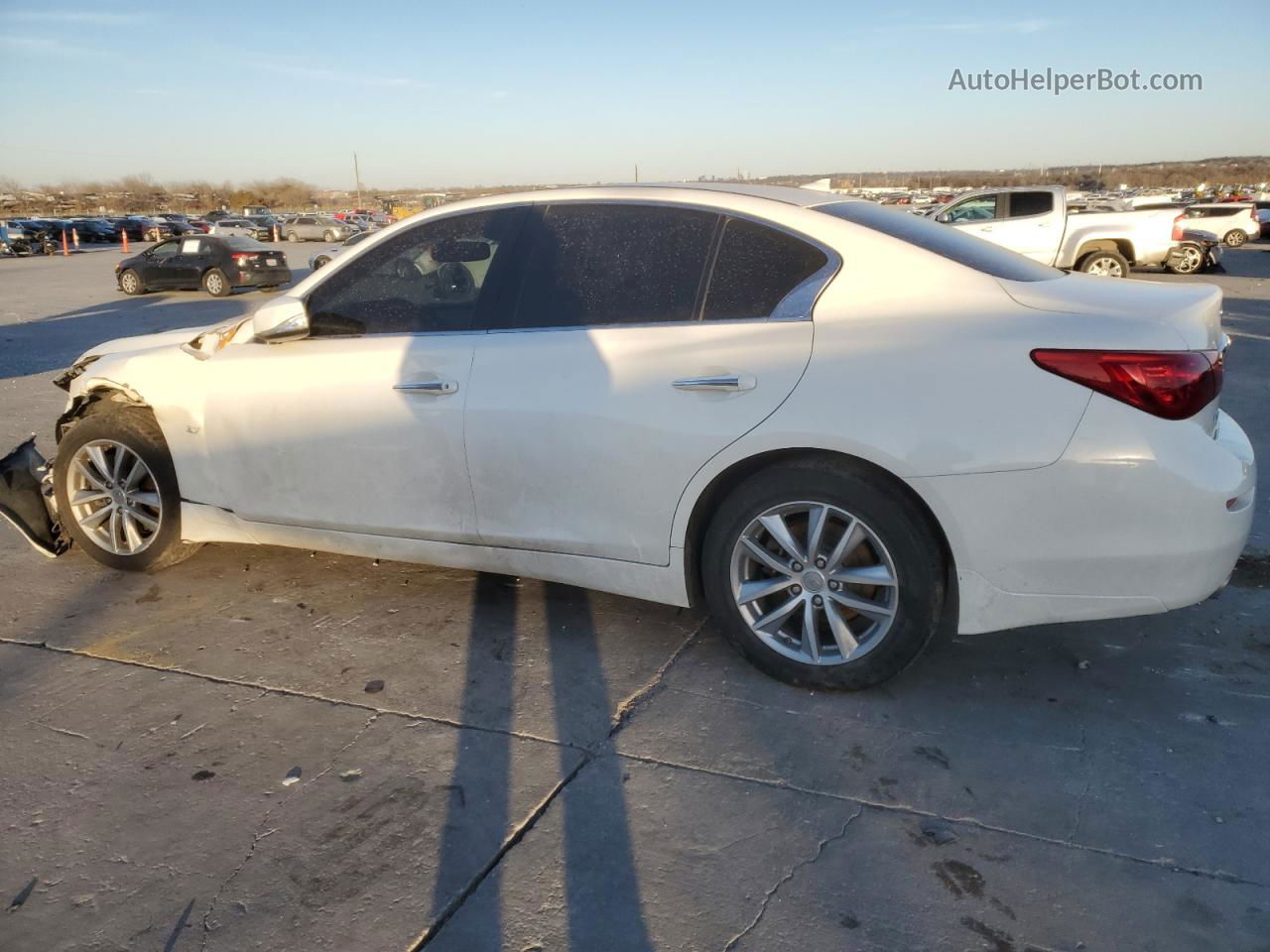 2015 Infiniti Q50 Base White vin: JN1BV7AR2FM417964