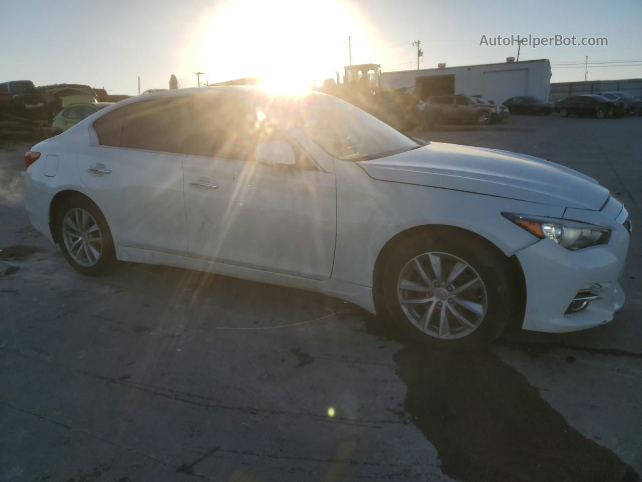 2015 Infiniti Q50 Base White vin: JN1BV7AR2FM417964