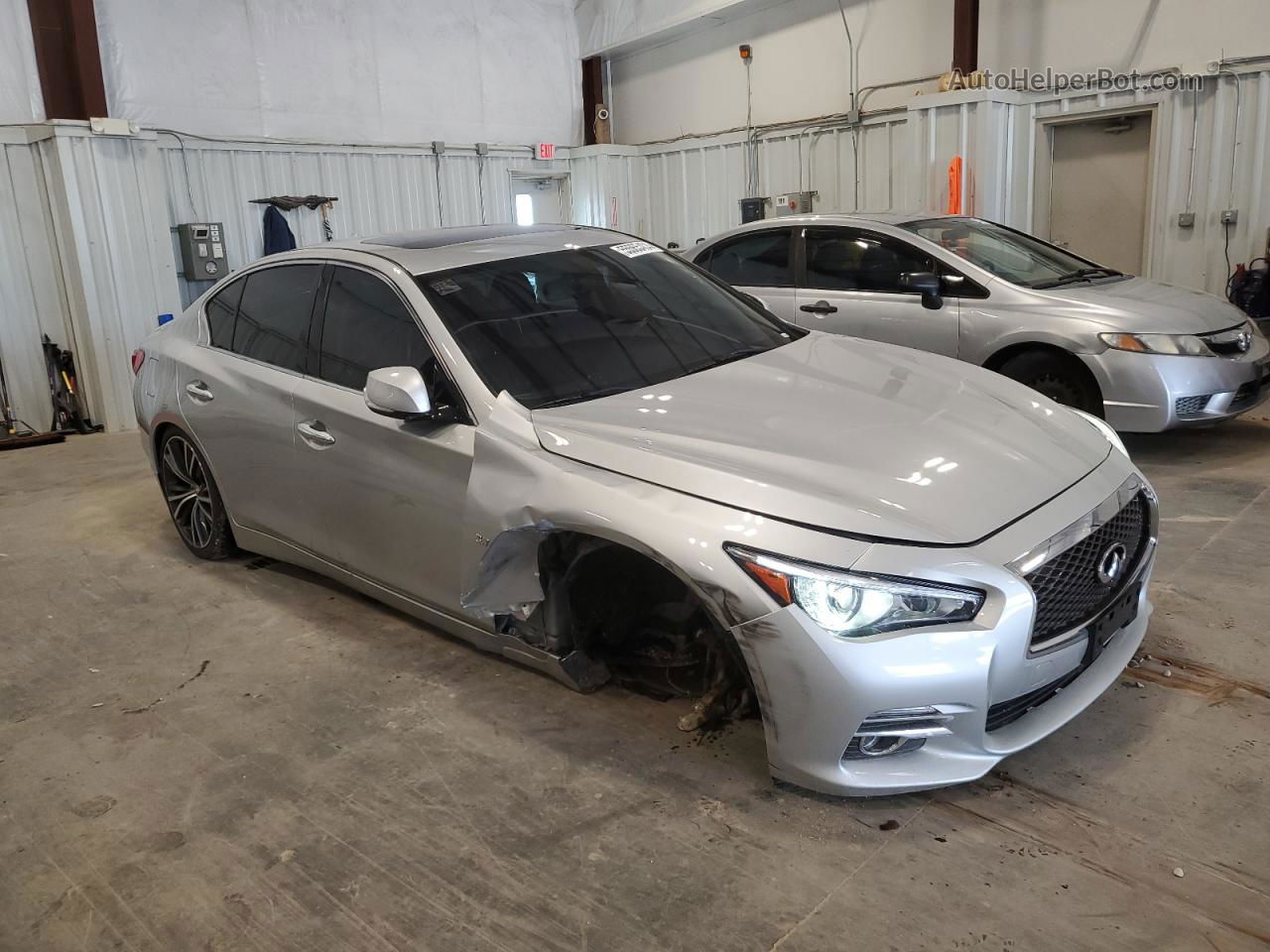 2015 Infiniti Q50 Base Серебряный vin: JN1BV7AR2FM418581