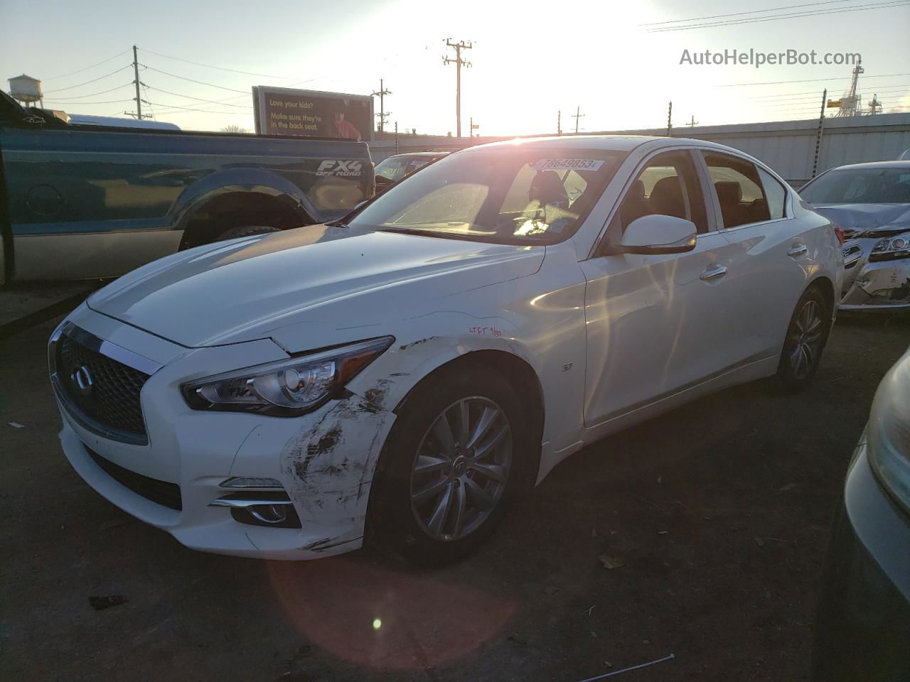 2015 Infiniti Q50 Base White vin: JN1BV7AR3FM412840