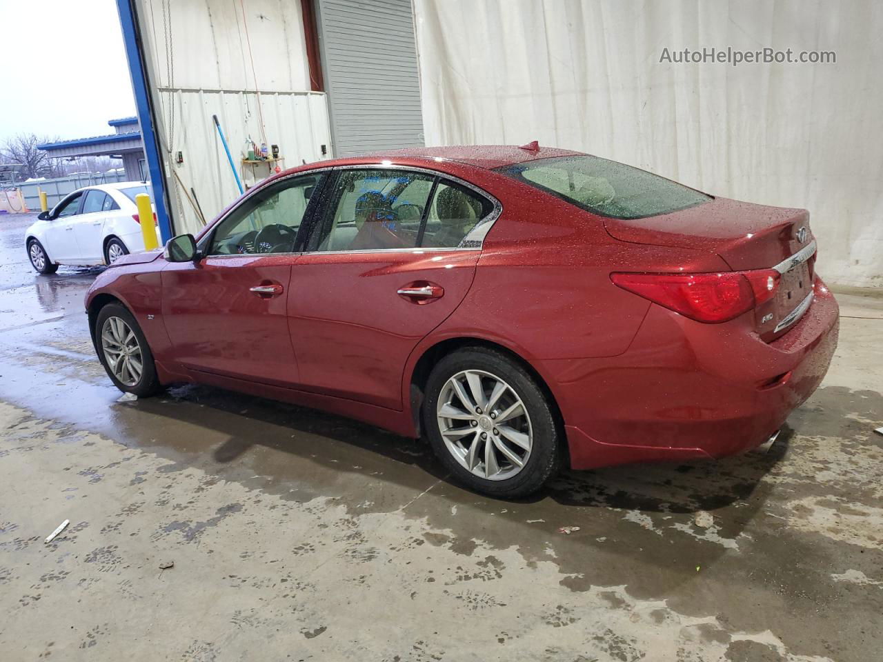 2014 Infiniti Q50 Base Red vin: JN1BV7AR5EM695479