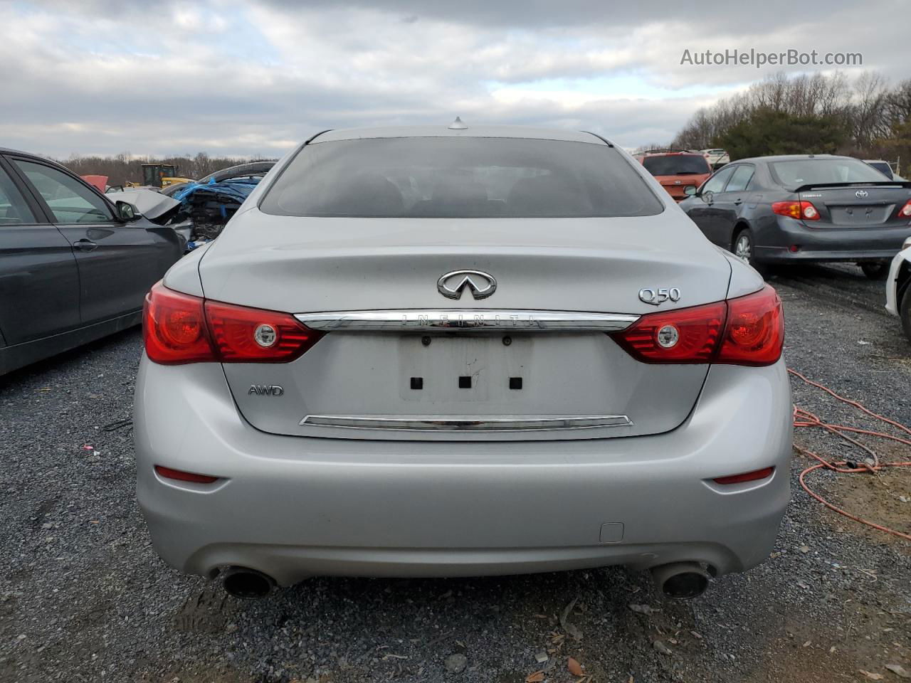 2015 Infiniti Q50 Base Серебряный vin: JN1BV7AR5FM400575