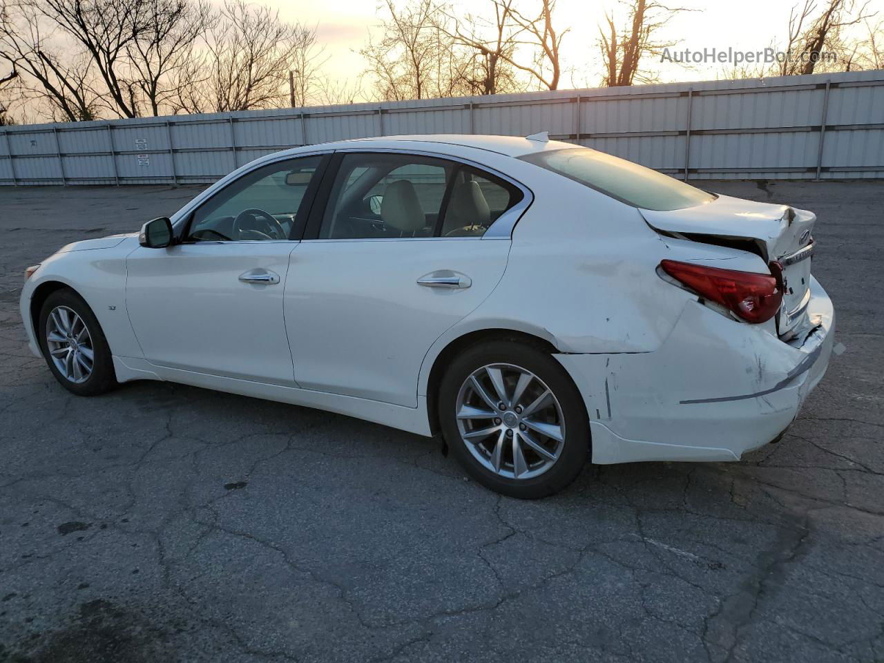 2014 Infiniti Q50 Base White vin: JN1BV7AR6EM685222