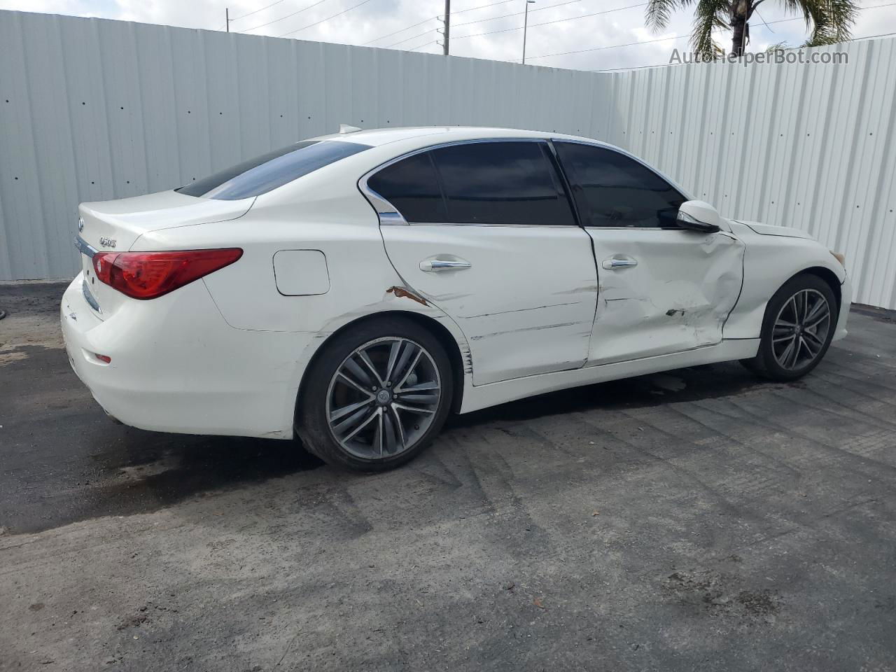 2014 Infiniti Q50 Base White vin: JN1BV7AR6EM689237