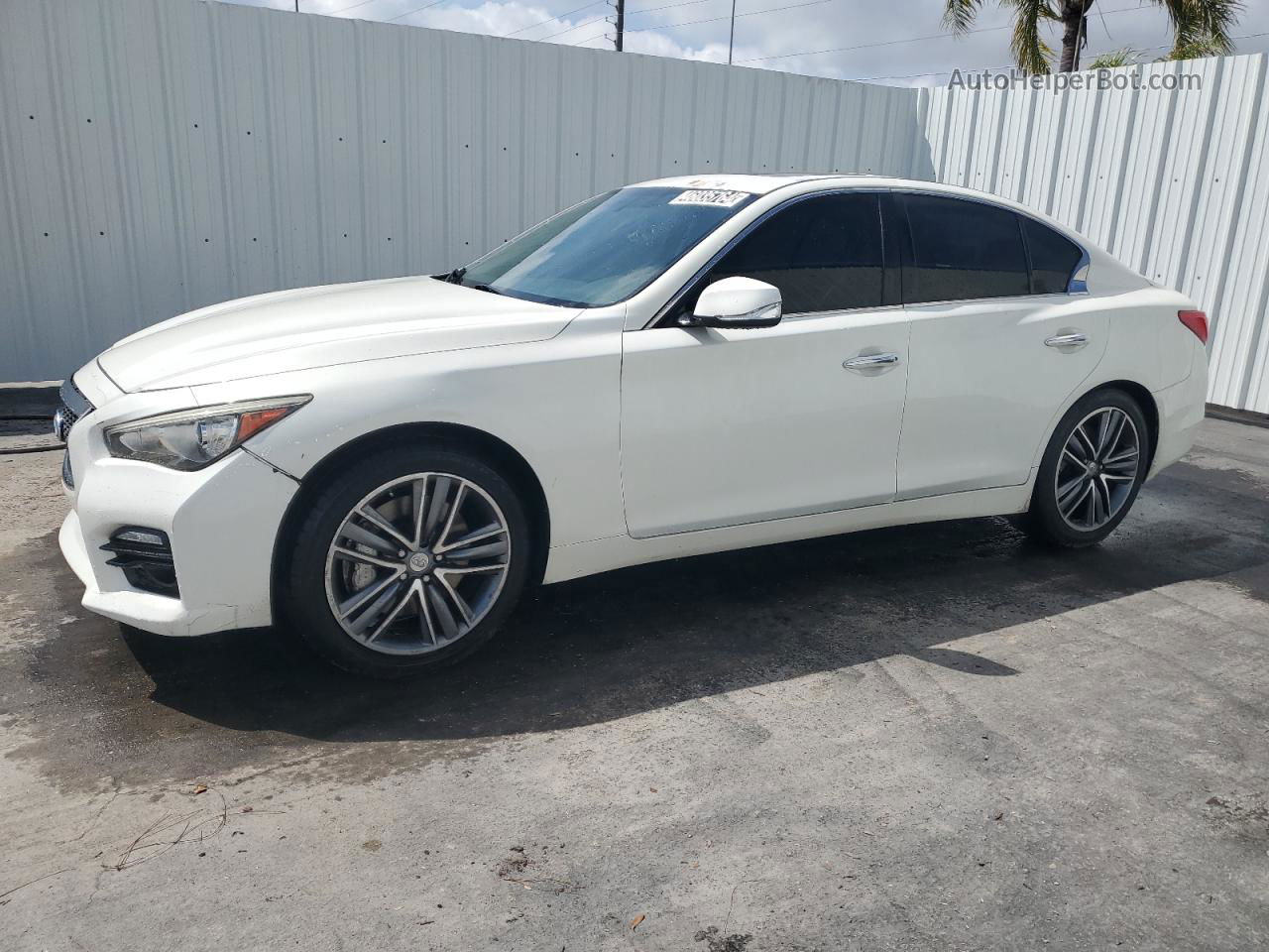 2014 Infiniti Q50 Base White vin: JN1BV7AR6EM689237