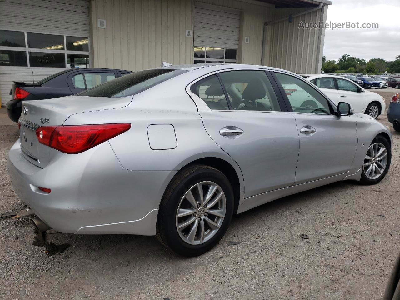 2014 Infiniti Q50 Base Серебряный vin: JN1BV7AR7EM686167