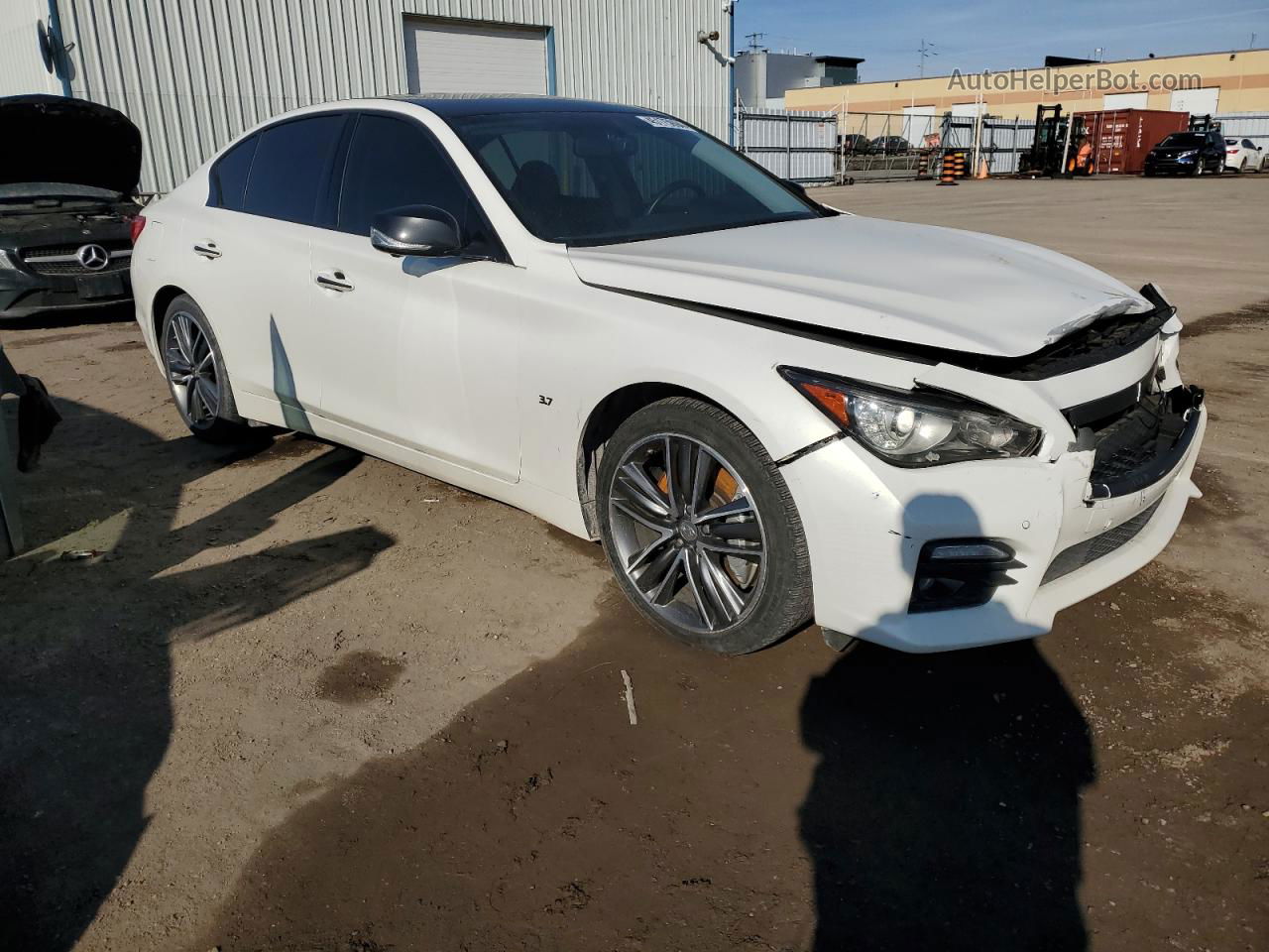 2014 Infiniti Q50 Base White vin: JN1BV7AR7EM701752