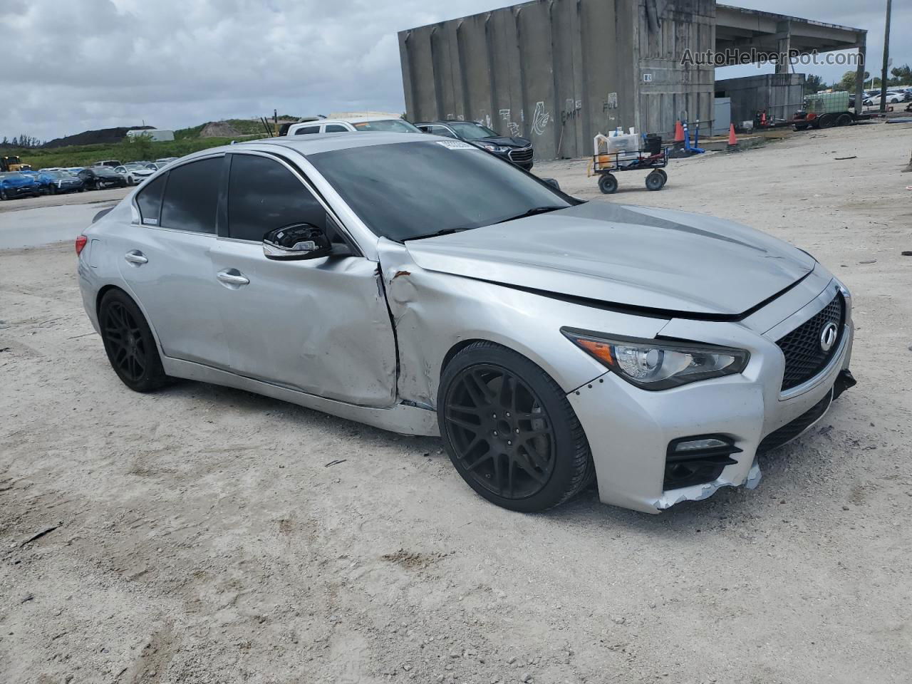 2015 Infiniti Q50 Base Silver vin: JN1BV7AR8FM415491