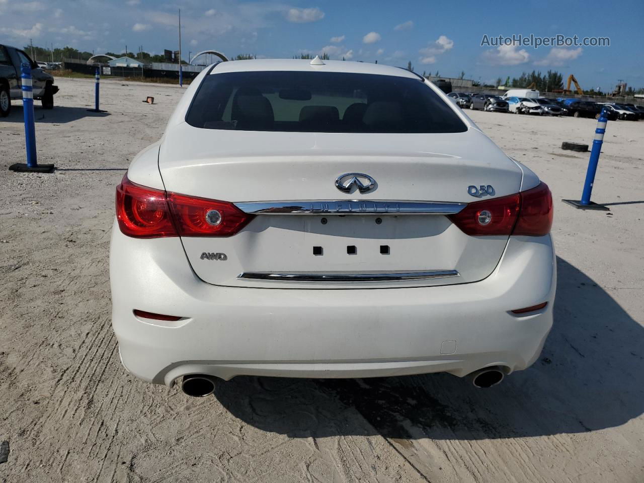 2015 Infiniti Q50 Base Белый vin: JN1BV7ARXFM404668