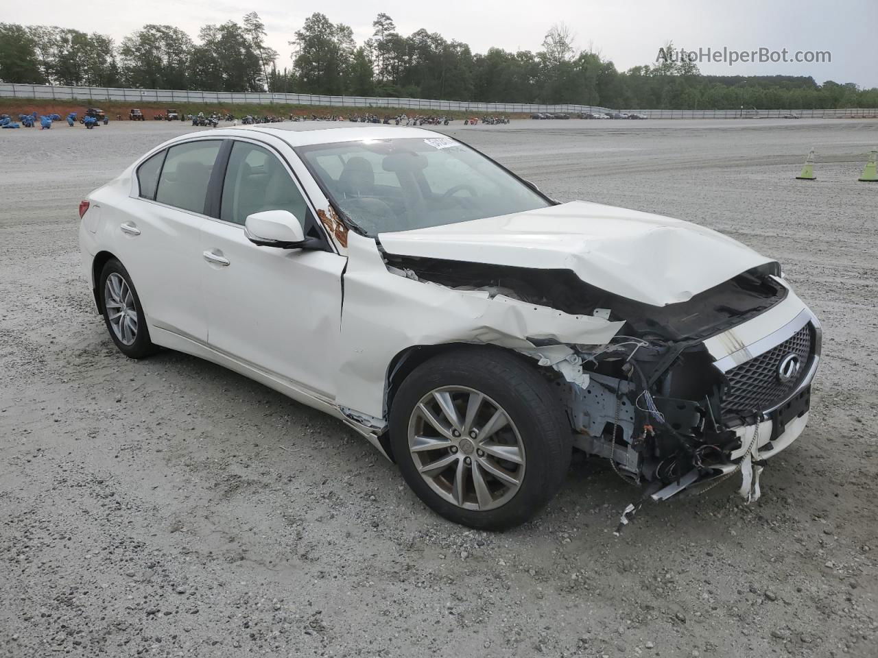 2015 Infiniti Q50 Base White vin: JN1BV7ARXFM409823