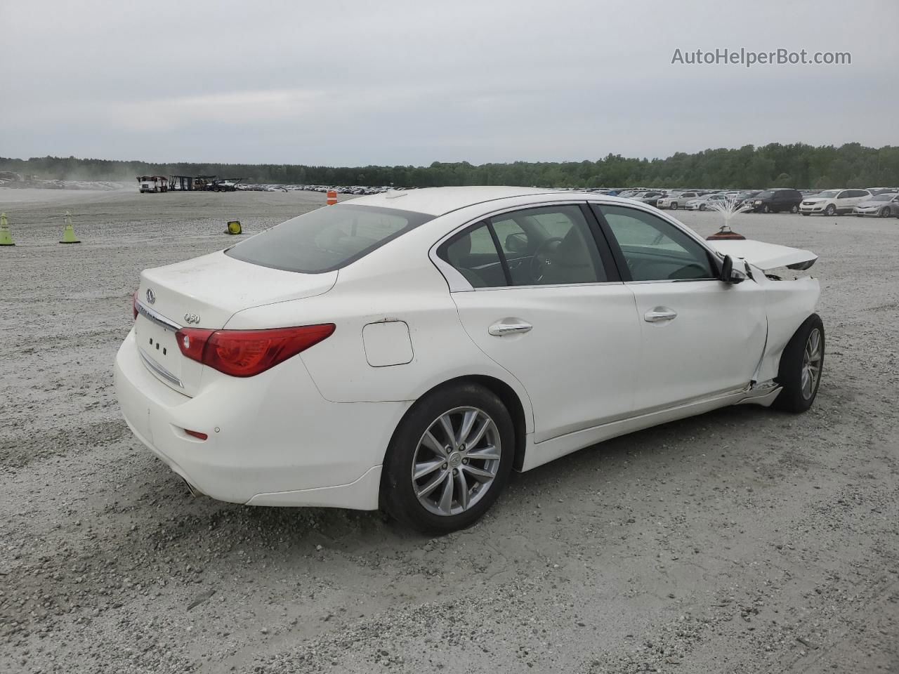 2015 Infiniti Q50 Base White vin: JN1BV7ARXFM409823