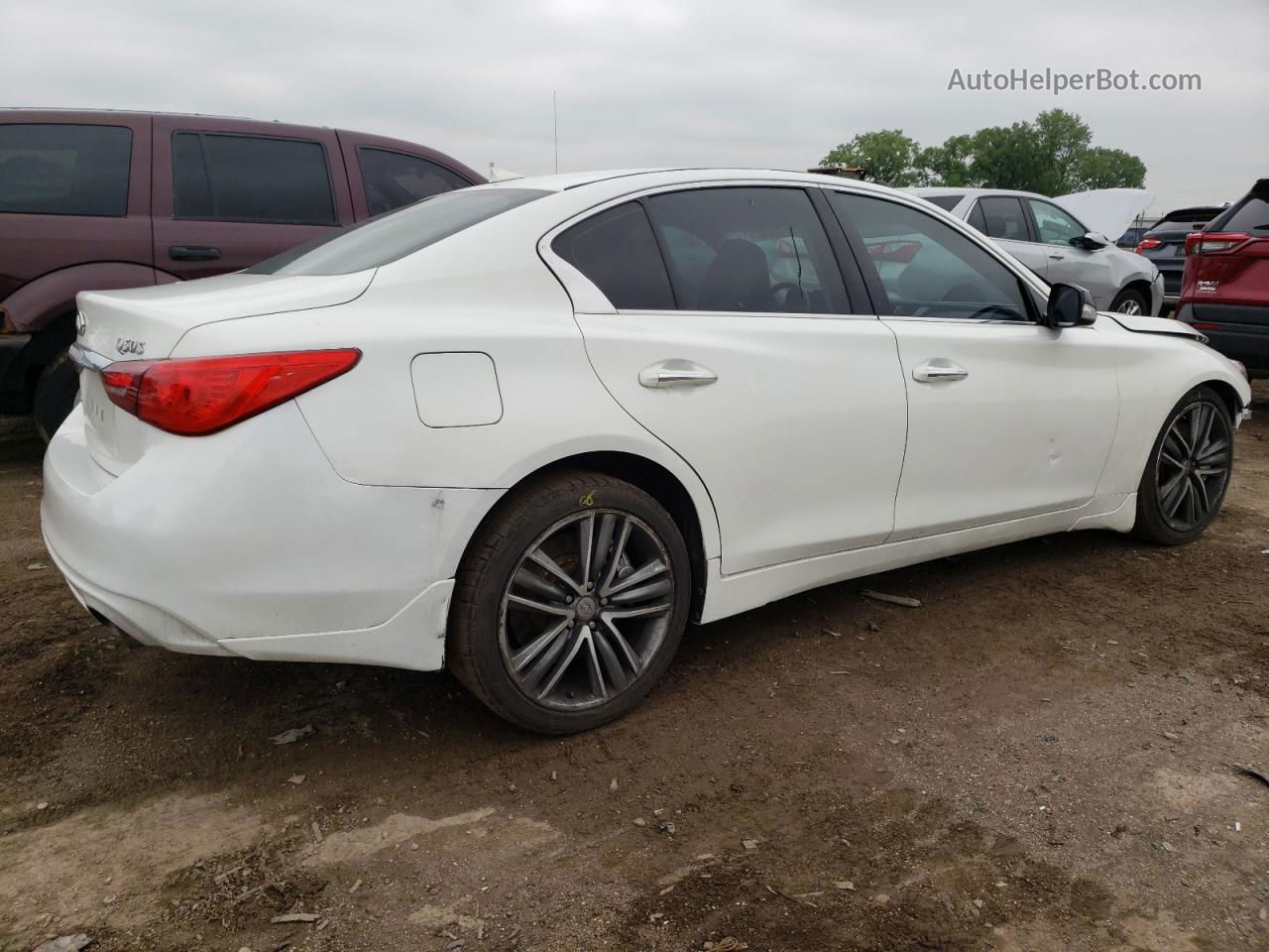 2015 Infiniti Q50 Base White vin: JN1BV7ARXFM415704