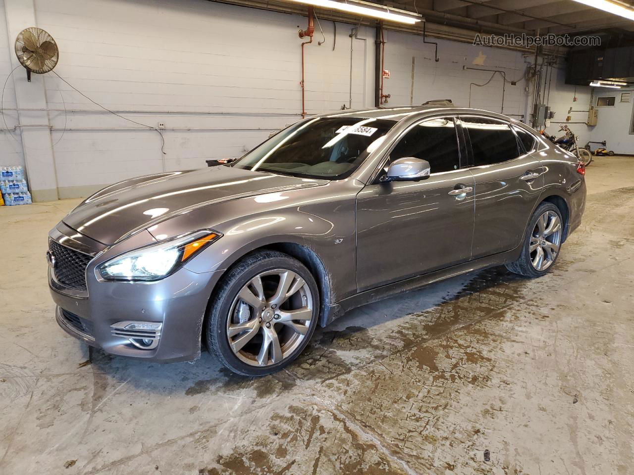 2016 Infiniti Q70 3.7 Gray vin: JN1BY1AR1GM270932