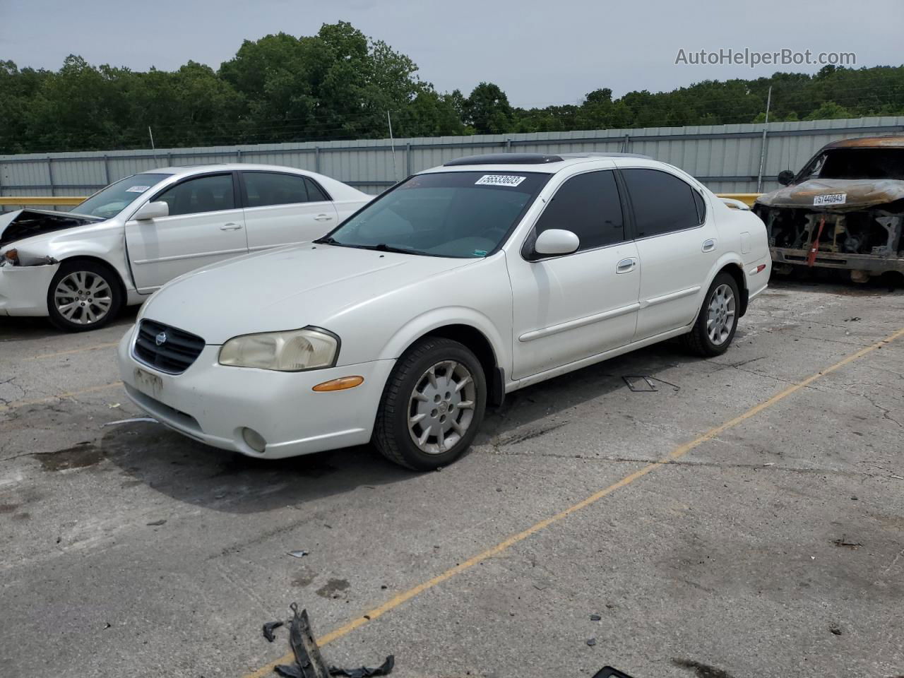 2000 Nissan Maxima Gle White vin: JN1CA31A1YT005501